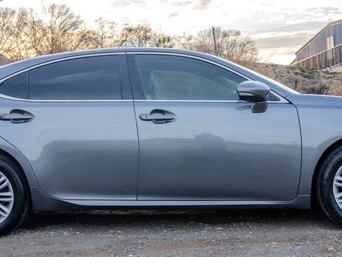 Used 2017 Lexus ES 350 image 6