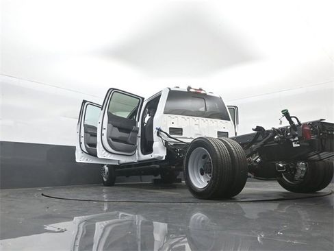 New 2026 Ford F450 XL w/ XL Chrome Package image 42