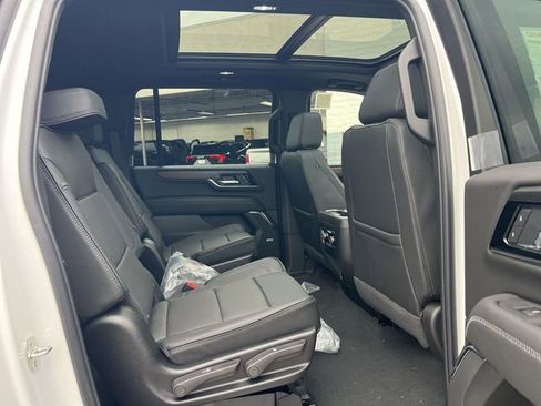 New 2026 GMC Yukon XL Denali w/ Sun & Power Step Package image 32