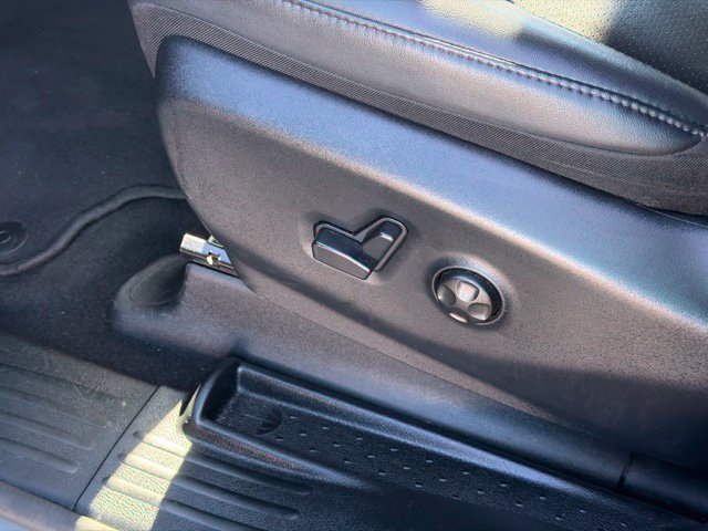 Used 2025 Chrysler Pacifica Select FWD image 21