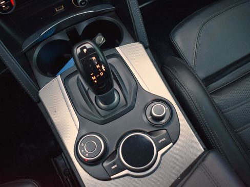 Used 2018 Alfa Romeo Stelvio Ti Sport image 17