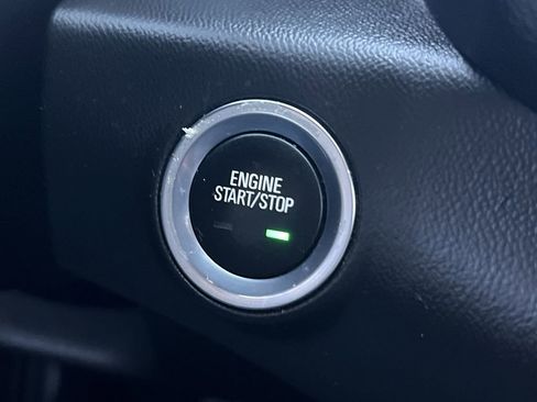 Used 2020 GMC Terrain SLE w/ Driver Convenience Package image 9