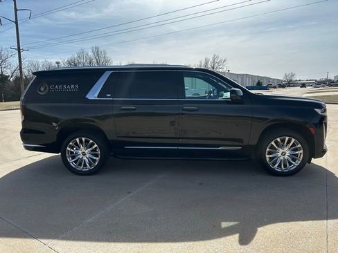 Used 2024 Cadillac Escalade ESV Premium Luxury image 6