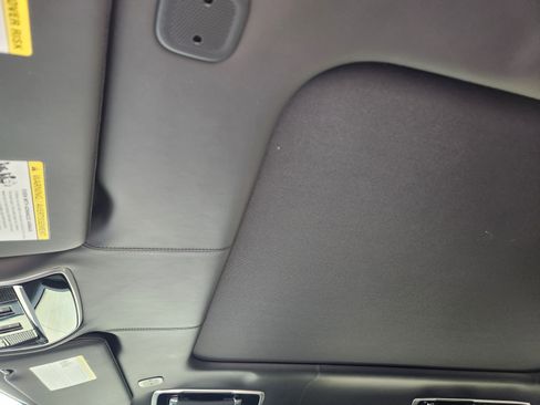 Certified 2025 Land Rover Range Rover Long Wheelbase Autobiography image 27