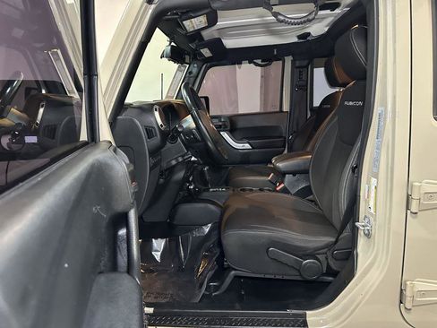 Used 2018 Jeep Wrangler Unlimited Rubicon w/ Connectivity Group image 22