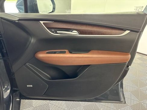 Used 2020 Cadillac XT5 Premium Luxury AWD/4WD image 36