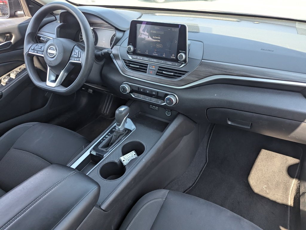 Used 2025 Nissan Altima 2.5 SV FWD image 32