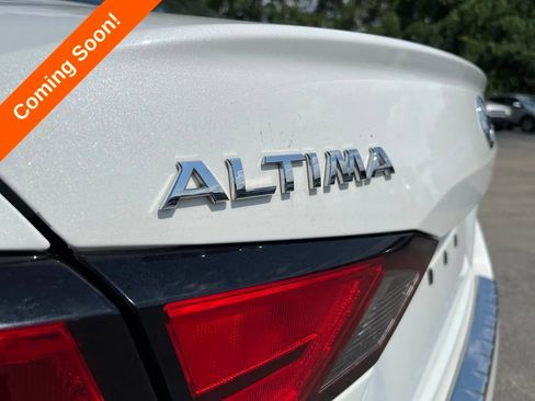 Used 2021 Nissan Altima 2.5 SR FWD image 9