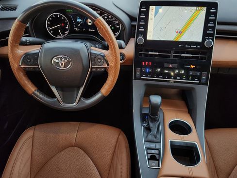Used 2022 Toyota Avalon Limited w/ Advanced Safety Package image 27