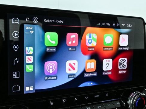 Used 2024 GMC Canyon AT4 w/ Technology Package image 15