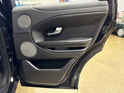 Used 2017 Land Rover Range Rover Evoque SE Premium image 37