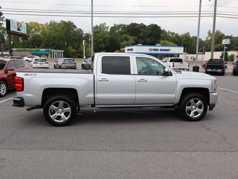 Used 2017 Chevrolet Silverado 1500 LT w/ All Star Edition AWD/4WD image 11