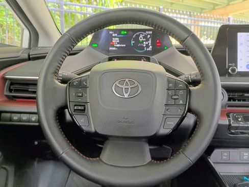 Used 2023 Toyota Prius Prime FWD image 33