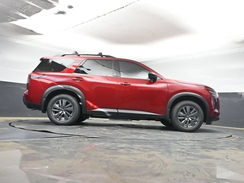 New 2026 Nissan Pathfinder SV w/ SV Premium Package FWD image 32
