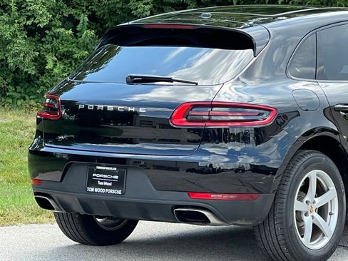 Certified 2017 Porsche Macan AWD/4WD image 10