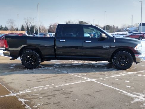 Used 2017 RAM 1500 Classic SLT image 4