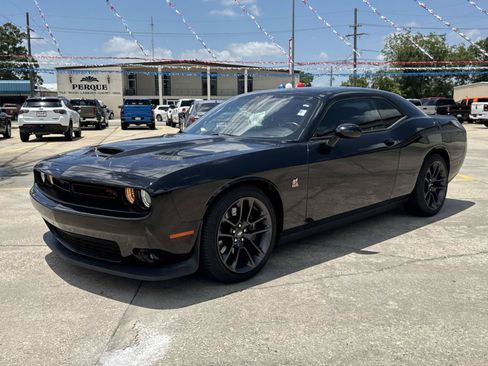 Used 2021 Dodge Challenger R/T Scat Pack RWD image 3