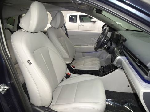 Used 2024 Hyundai Kona Limited FWD image 17