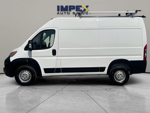 Used 2024 RAM ProMaster 2500 image 2