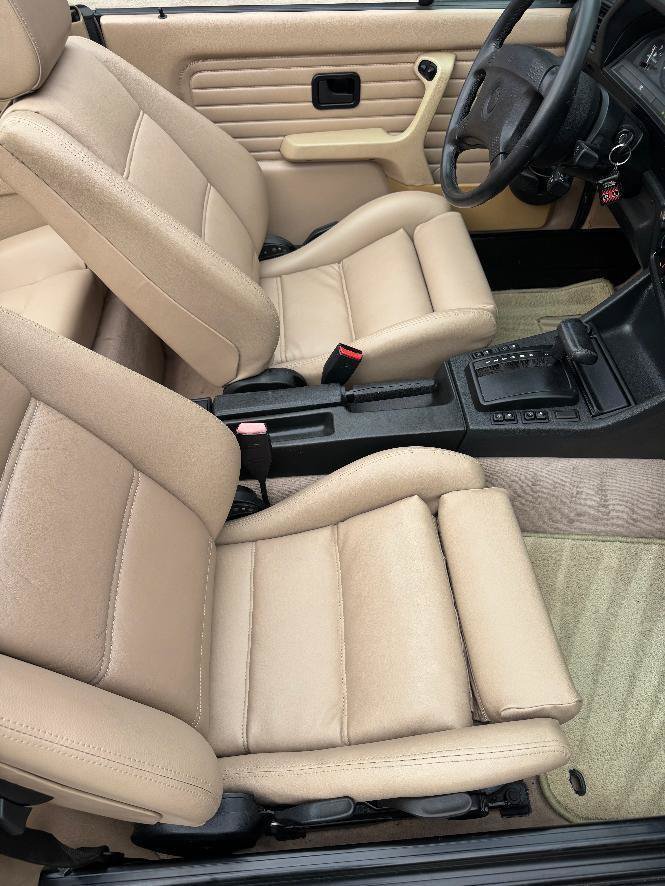 Used 1991 BMW 325i Convertible RWD image 32