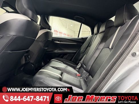 Used 2025 Toyota Camry SE w/ Convenience Package image 29