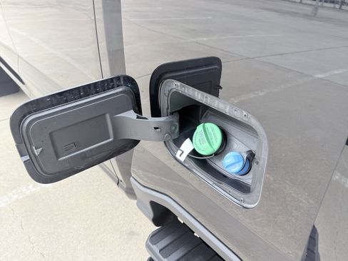 Used 2025 Ford F450 Platinum w/ FX4 Off-Road Package image 24