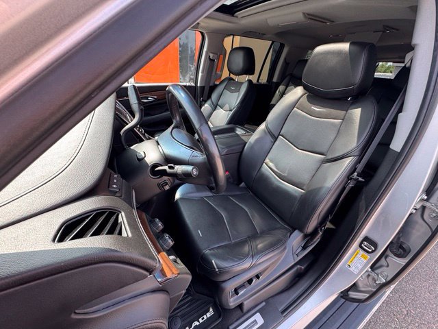 Used 2019 Cadillac Escalade ESV Premium Luxury AWD/4WD image 8