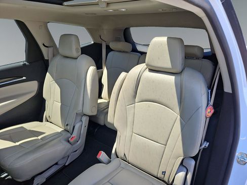 Used 2018 Buick Enclave Premium w/ Trailering Package AWD/4WD image 13