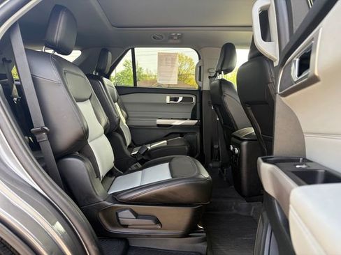Used 2023 Ford Explorer XLT w/ Equipment Group 202A image 19