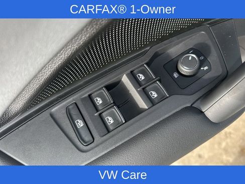 Used 2025 Volkswagen Tiguan SE w/ Panoramic Sunroof Package image 15