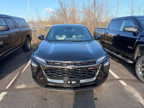 Used 2026 Chevrolet Trax RS w/ Driver Confidence Package image 2