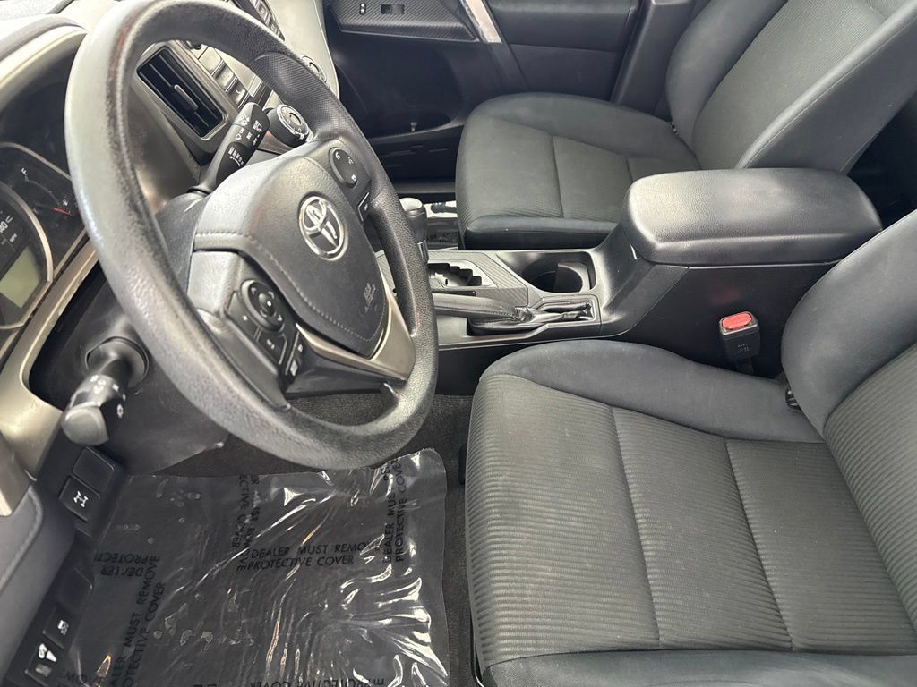 Used 2015 Toyota RAV4 LE AWD/4WD image 22