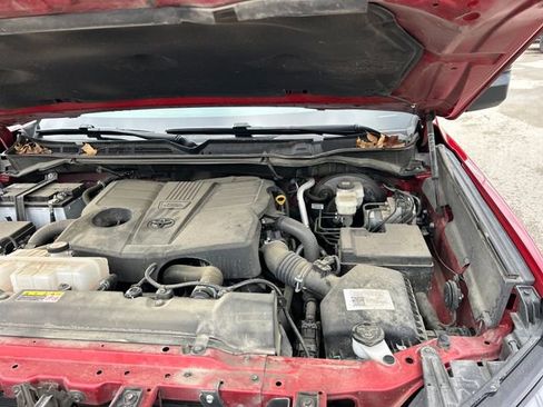 Used 2022 Toyota Tundra Platinum image 32