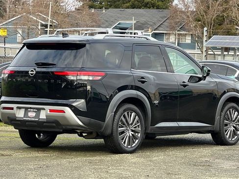 Used 2023 Nissan Pathfinder SL w/ SL Premium Package image 5