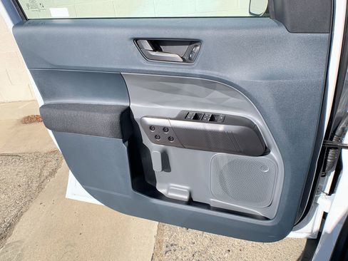 New 2025 Ford Maverick XL image 17