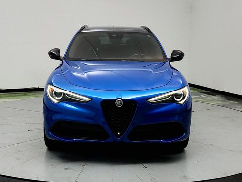 Used 2022 Alfa Romeo Stelvio Veloce AWD/4WD image 2