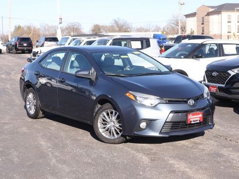 Used 2015 Toyota Corolla LE image 2