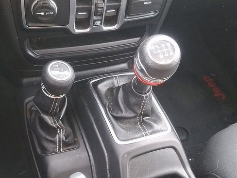 Used 2020 Jeep Wrangler Unlimited Sahara w/ Cold Weather Group image 14