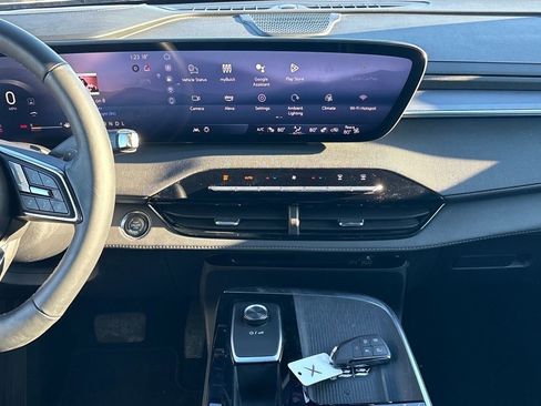 Used 2025 Buick Enclave Sport Touring image 23