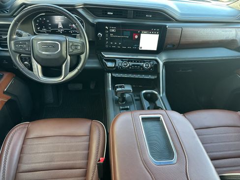 Used 2022 GMC Sierra 1500 Denali Ultimate AWD/4WD image 3