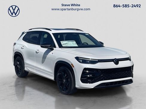 New 2026 Volkswagen Tiguan SE R-Line FWD image 1