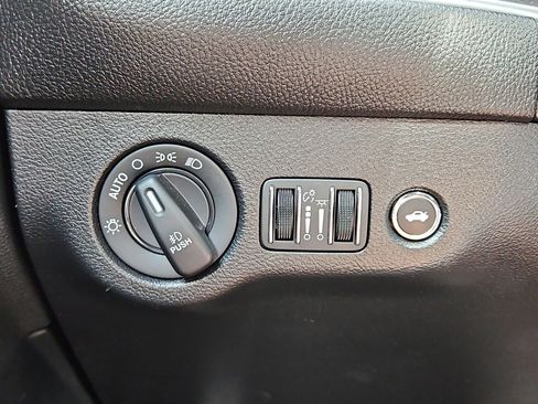 Used 2022 Dodge Challenger GT RWD image 22