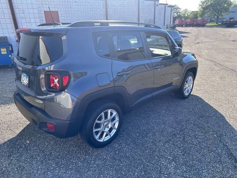 Used 2022 Jeep Renegade Latitude w/ Convenience Group image 3
