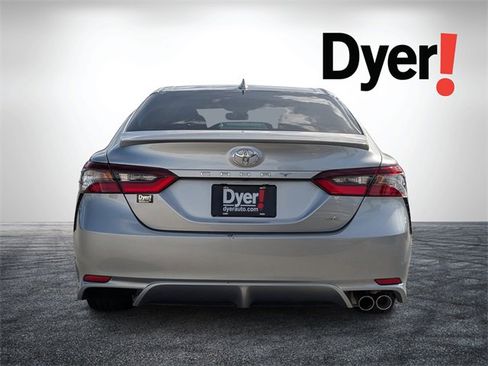 Used 2024 Toyota Camry SE image 5