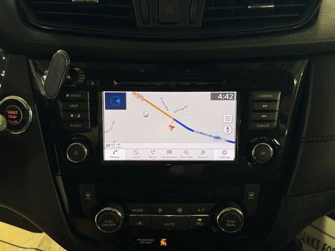 Used 2019 Nissan Rogue SV w/ Premium Package AWD/4WD image 19