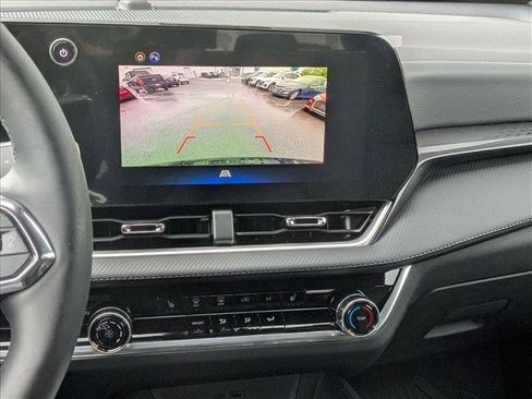 New 2026 Chevrolet Equinox LT FWD image 13