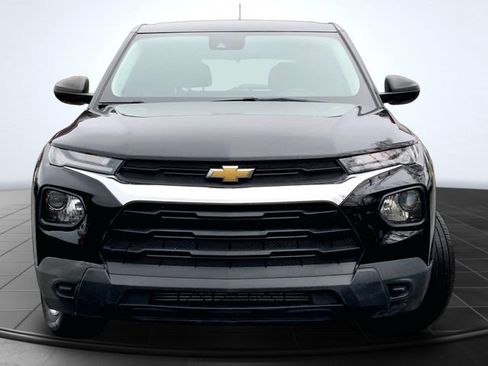Used 2021 Chevrolet TrailBlazer LS FWD image 3
