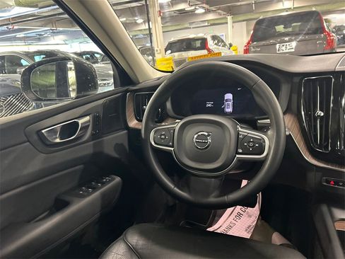 Certified 2022 Volvo XC60 B5 Momentum w/ Climate Package image 25