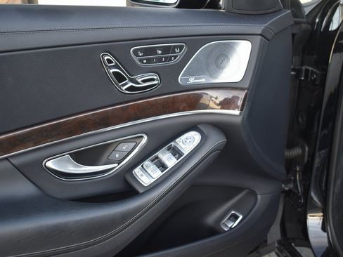 Used 2020 Mercedes-Benz S 560 4MATIC Sedan w/ Premium Package image 10