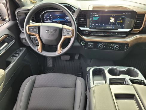 Certified 2025 Chevrolet Silverado 1500 RST image 17